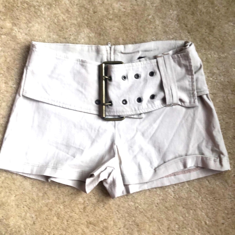 Shorts, beige color, stretchable